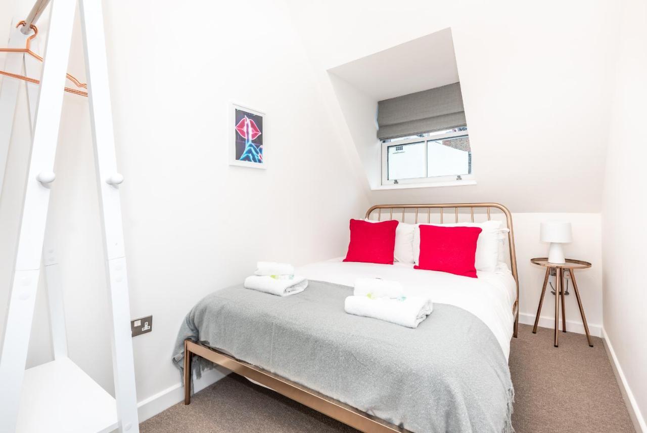 Stylish Modern Flat With Parking - Pass The Keys Apartment *